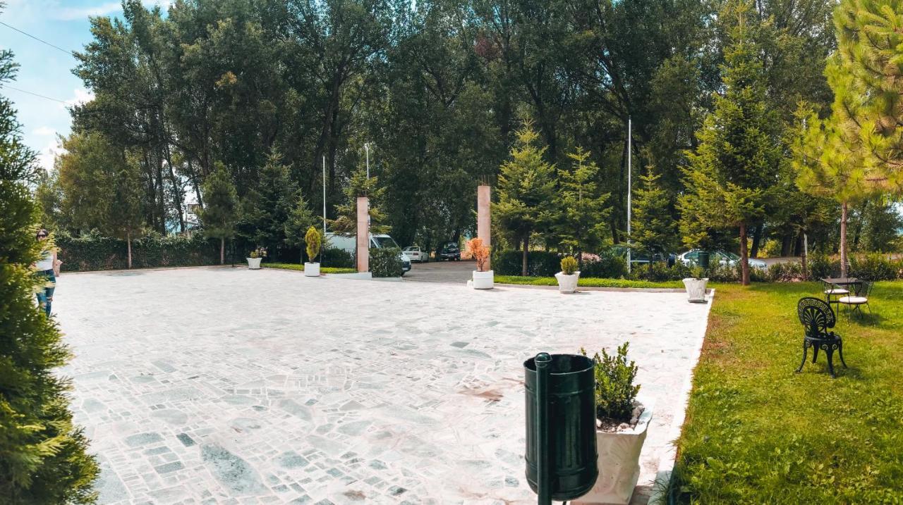 Hotel Devi Erseke Εξωτερικό φωτογραφία